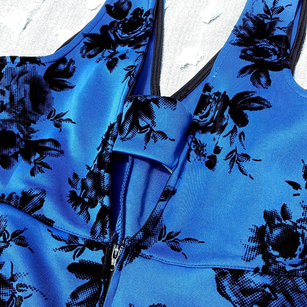 Dress - Picture 3 of 4